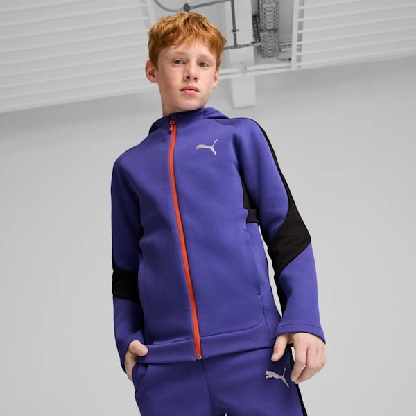 PUMA EVOSTRIPE - Huippukevyt huppari isolle lapselle. Täydellinen vapaa-aikaan tai urheiluun. Musta tai sininen.